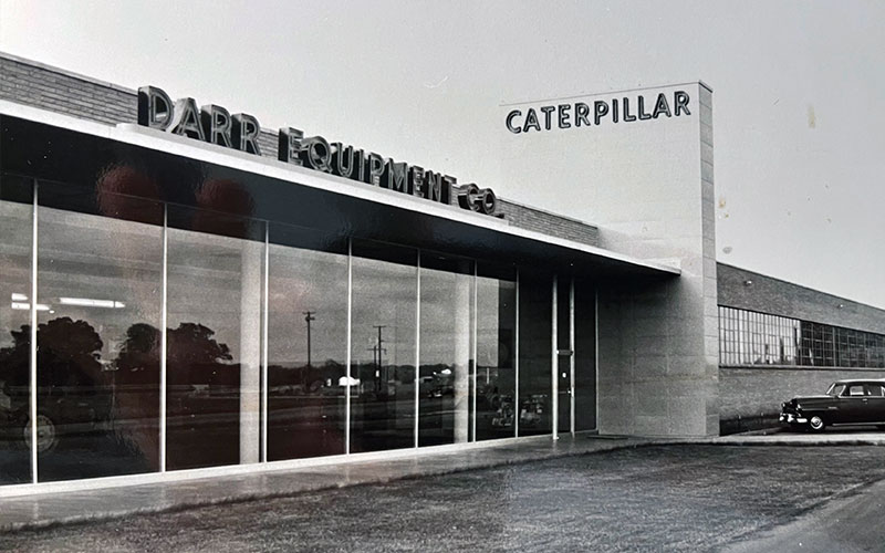Darr Equipment building with Caterpillar signage